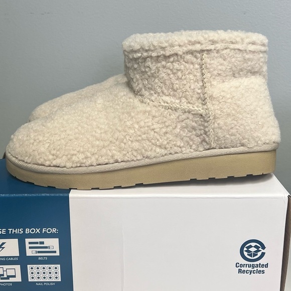 Arizona Women’s Spring‎ Flat Heel Memory Foam Winter Boots - Picture 3 of 7